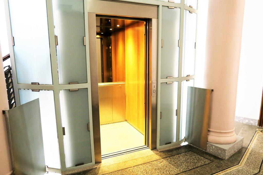 براغ Old Town Square Superior Apartments - Valentin المظهر الخارجي الصورة